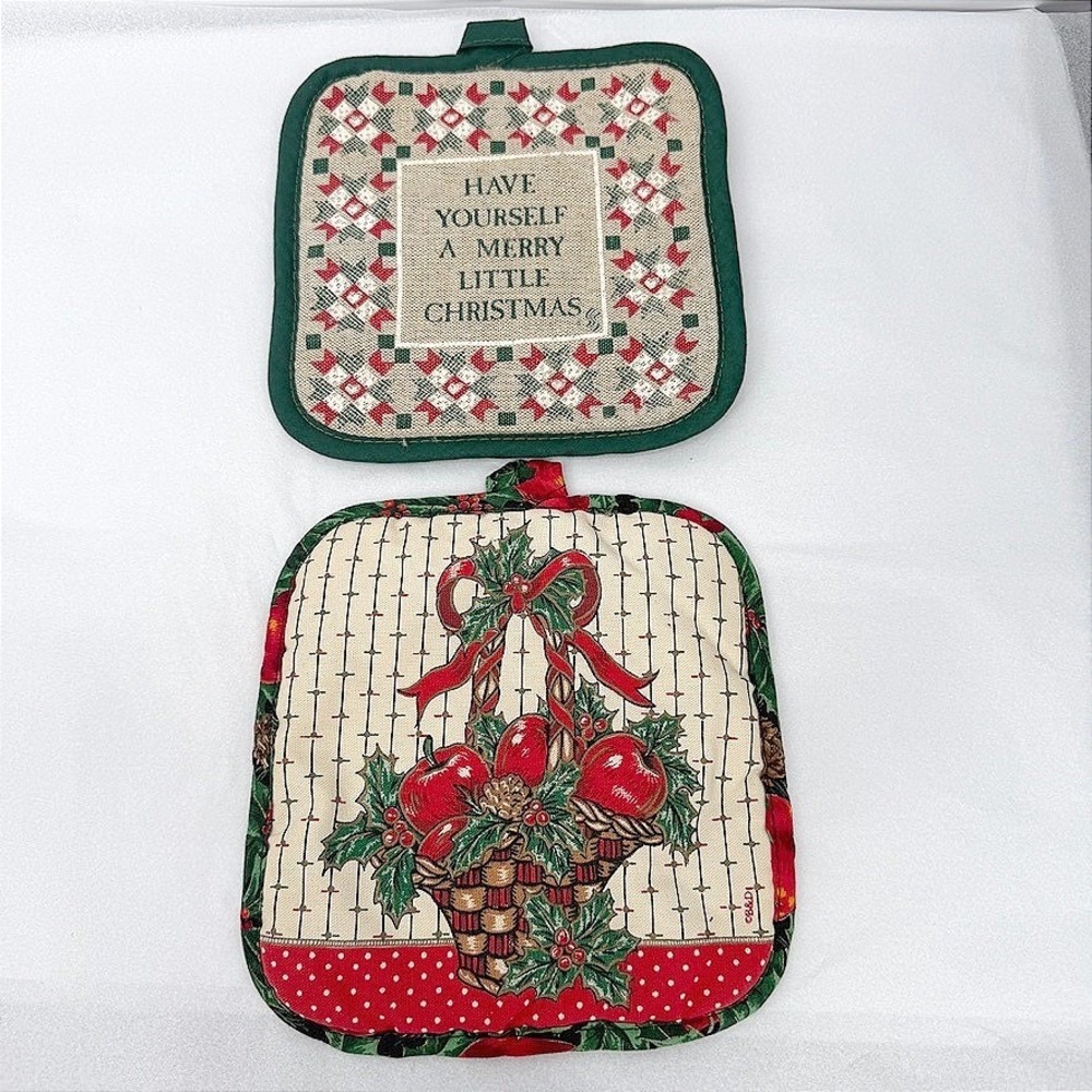Christmas Potholders Set of 2 Holiday Baking Kitchen Decor Green Red Festive